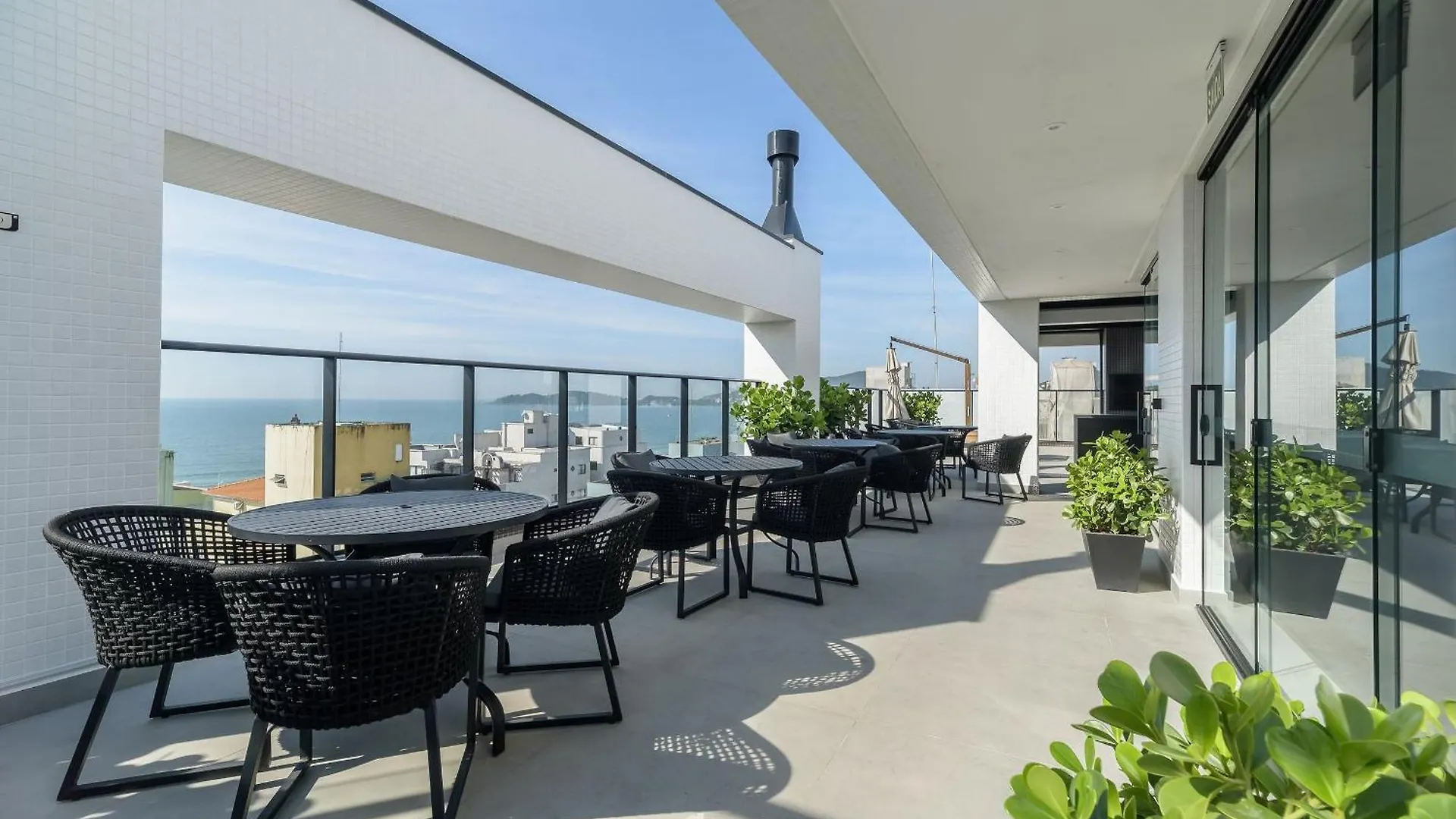 Vfr - Estudios Proximos Da Praia De Bombas Bombinhas